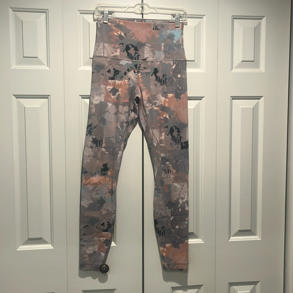 Lululemon multi colored legging
